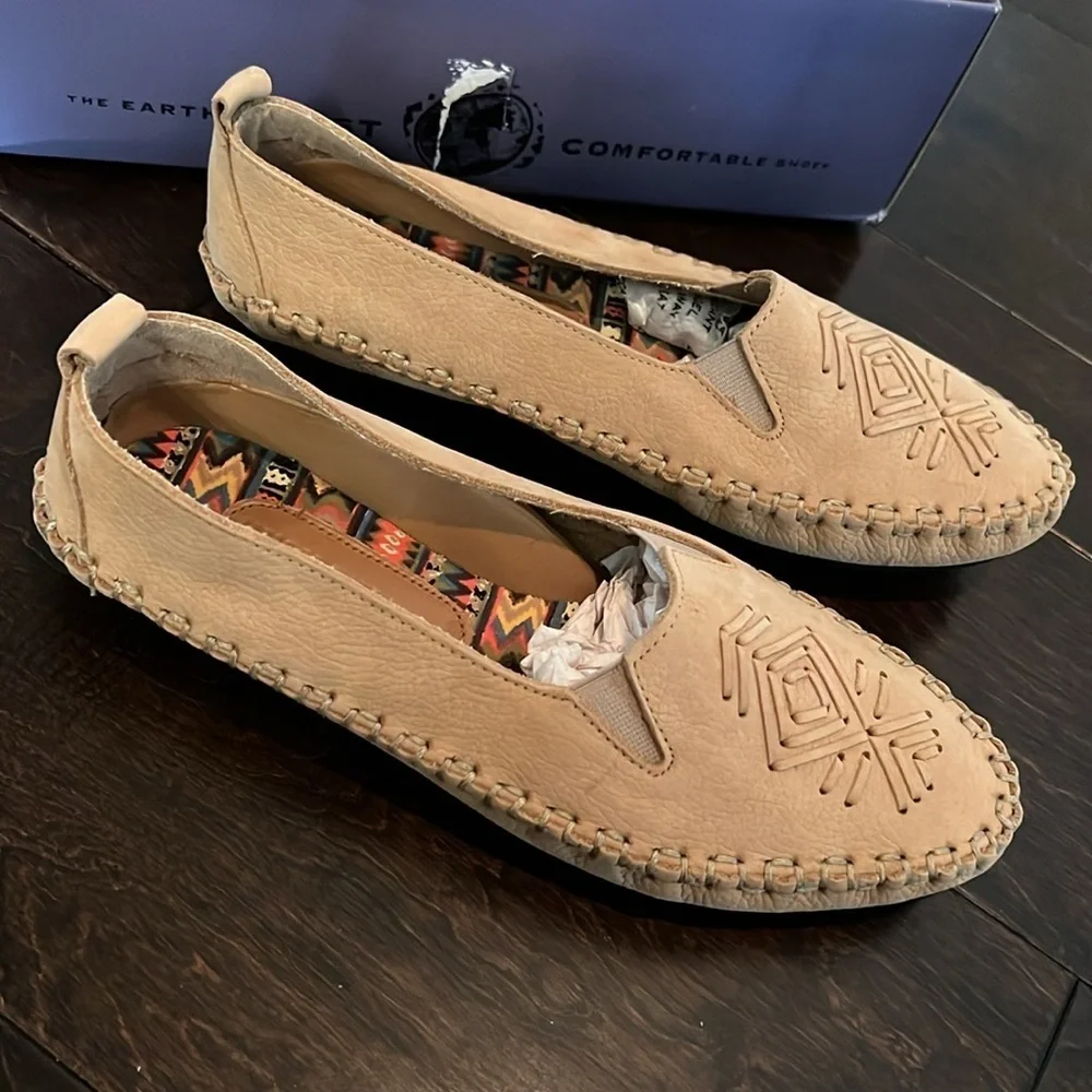 Hush Puppies loafer NIB 7